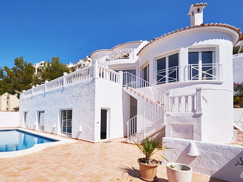 4 bedroom Villa for sale in Altea with pool garage - € 1,195,000 (Ref: 9191492)