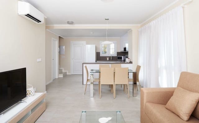 2 sypialnia Dom szeregowy na sprzedaż w Oliva Nova, Oliva z basenem garażem - 408 000 € (Ref: 9234994)