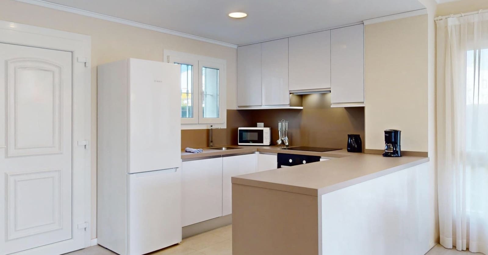 2 soveværelse Rækkehus til salg i Oliva med swimmingpool garage - € 408.000 (Ref: 9234994)