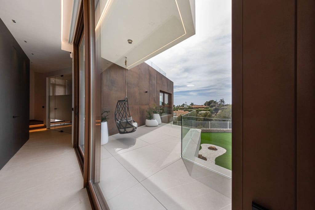 4 soverom Villa til salgs i La Nucia med svømmebasseng garasje - € 2 825 000 (Ref: 9239394)