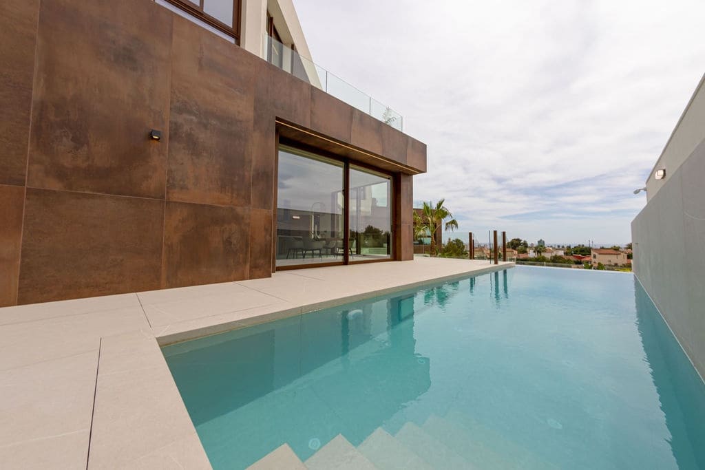 4 soverom Villa til salgs i La Nucia med svømmebasseng garasje - € 2 825 000 (Ref: 9239394)