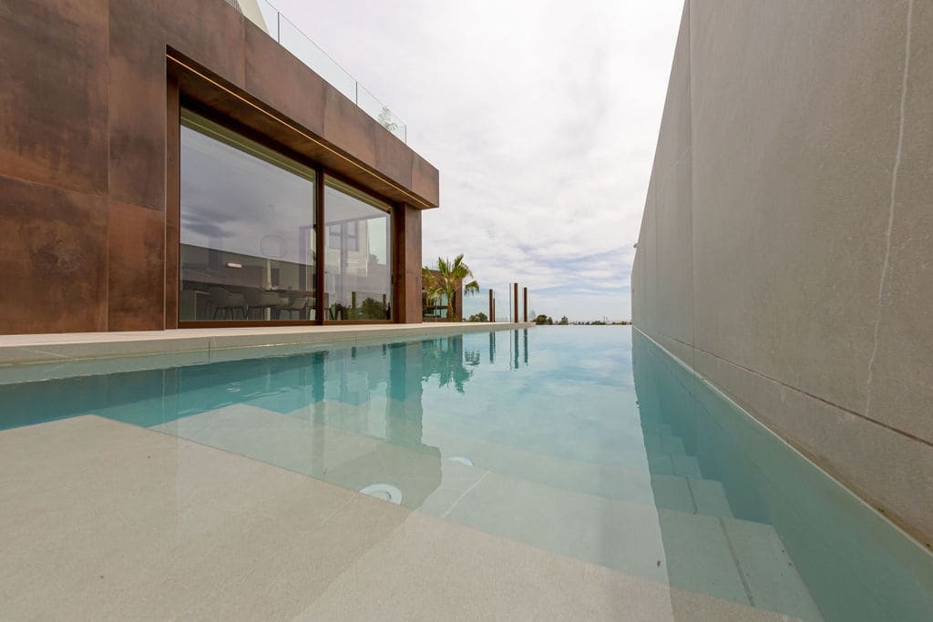 4 soverom Villa til salgs i La Nucia med svømmebasseng garasje - € 2 825 000 (Ref: 9239394)