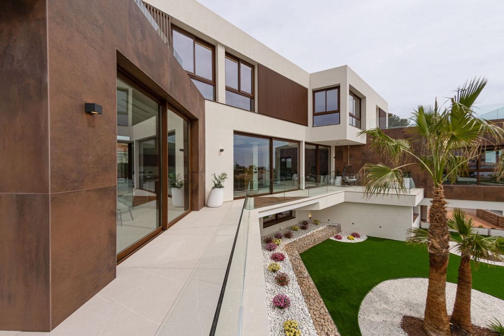 4 soverom Villa til salgs i La Nucia med svømmebasseng garasje - € 2 825 000 (Ref: 9239394)