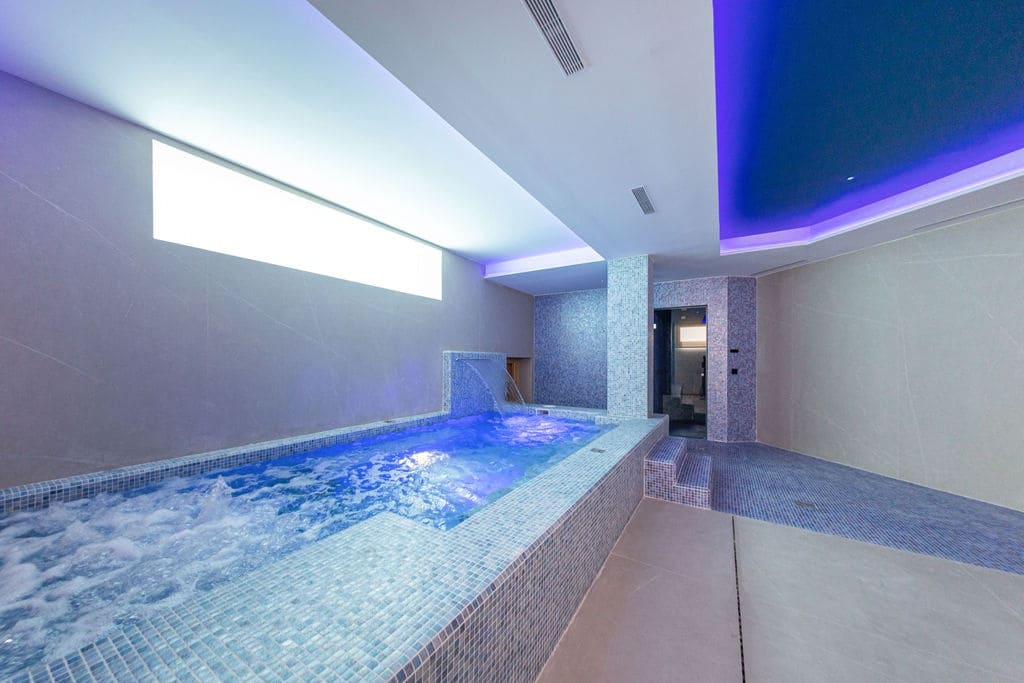 4 soverom Villa til salgs i La Nucia med svømmebasseng garasje - € 2 825 000 (Ref: 9239394)