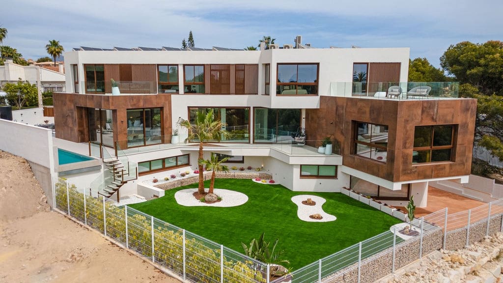 4 soverom Villa til salgs i La Nucia med svømmebasseng garasje - € 2 825 000 (Ref: 9239394)