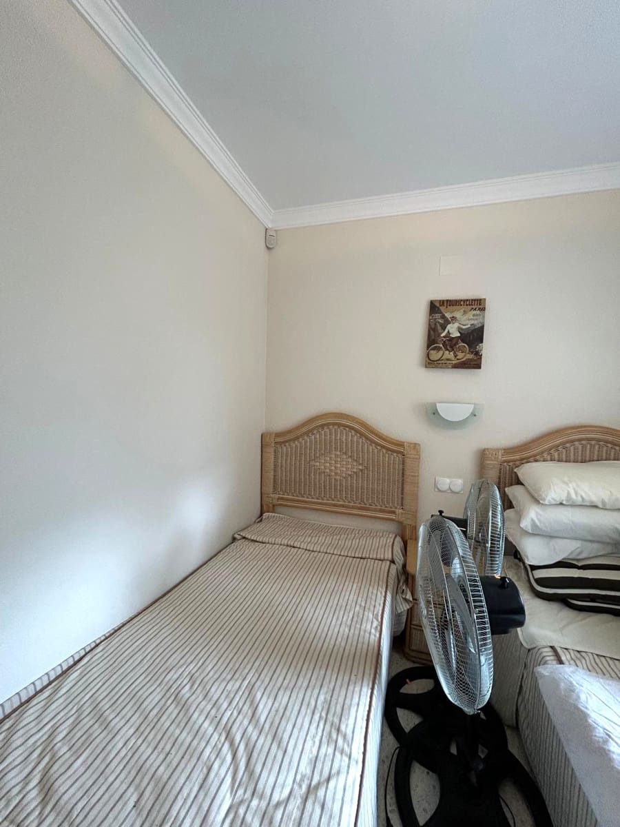 3 bedroom Apartment for sale in Oliva with pool garage - € 240,000 (Ref: 9254338)