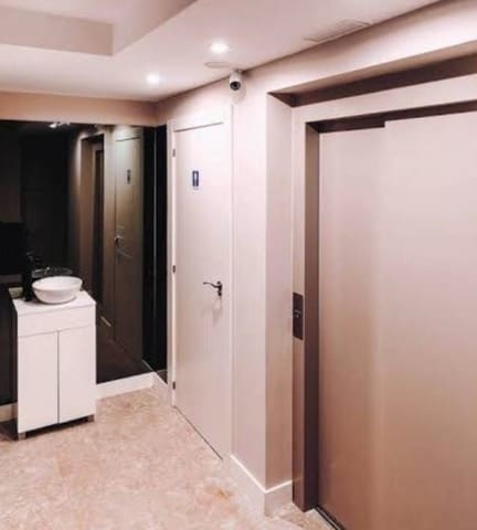 7 bedroom Hotel for sale in Centro Urbano, Benidorm - € 1,450,000 (Ref: 9255580)