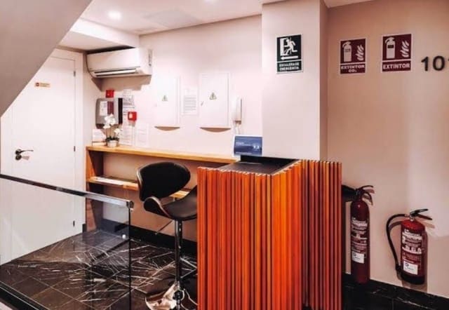 7 bedroom Hotel for sale in Centro Urbano, Benidorm - € 1,450,000 (Ref: 9255580)