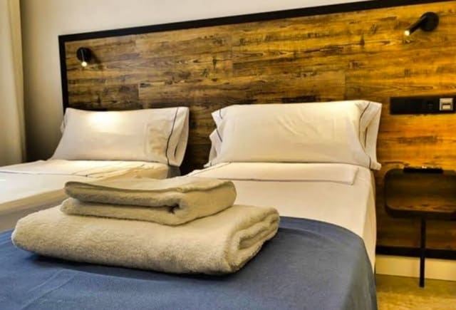 7 bedroom Hotel for sale in Centro Urbano, Benidorm - € 1,450,000 (Ref: 9255580)