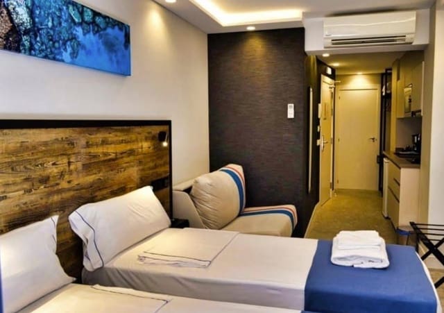 7 bedroom Hotel for sale in Centro Urbano, Benidorm - € 1,450,000 (Ref: 9255580)