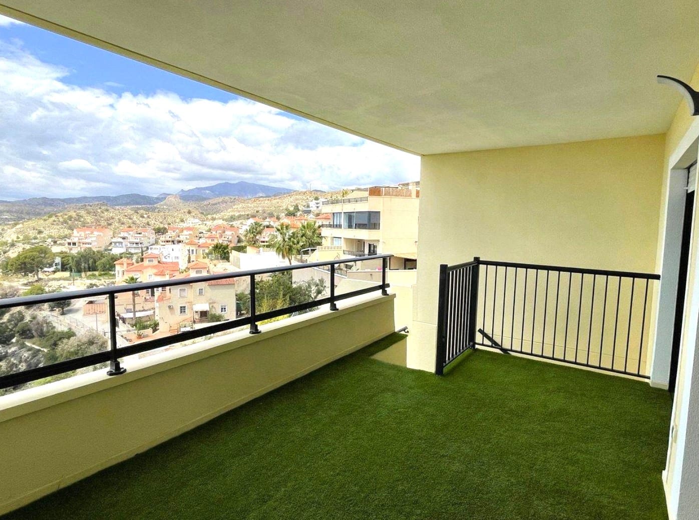 4 bedroom Terraced Villa for rent in La Villajoyosa / Vila Joiosa with pool garage - € 1,800 (Ref: 9265617)