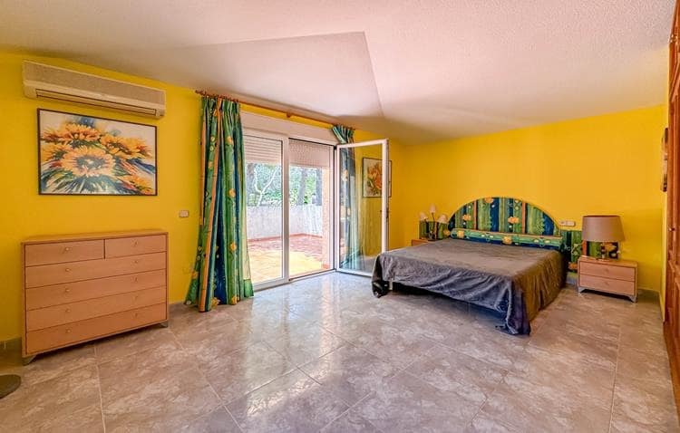 5 chambre Villa/Maison à vendre à Alfaz del Pi / L'Alfas del Pi avec piscine garage - 750 000 € (Ref: 9267735)