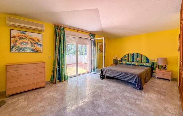 5 chambre Villa/Maison à vendre à Pueblo - Urbanizaciones, Alfaz del Pi / L'Alfàs del Pi avec piscine garage - 750 000 € (Ref: 9267735)