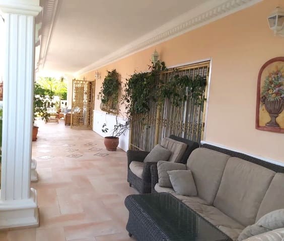 5 soveværelse Villa til leje i Barranco Hondo, La Nucia med swimmingpool garage - € 2.850 (Ref: 9319909)