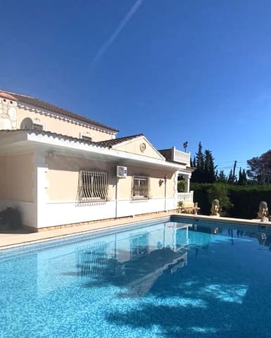 5 soveværelse Villa til leje i Barranco Hondo, La Nucia med swimmingpool garage - € 2.850 (Ref: 9319909)