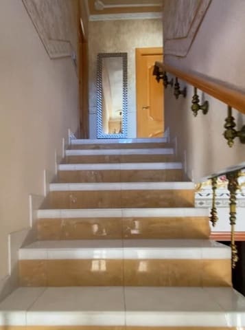 Chalet de 5 habitaciones en Barranco Hondo, La Nucia en alquiler con piscina garaje - 2.950 € (Ref: 9319909)