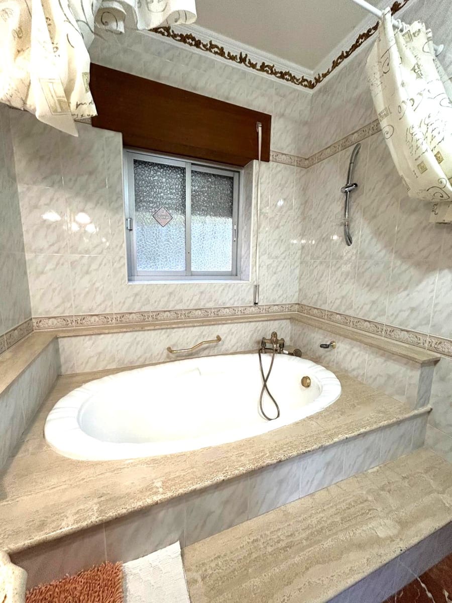 5 soveværelse Villa til leje i La Nucia med swimmingpool garage - € 2.950 (Ref: 9319909)