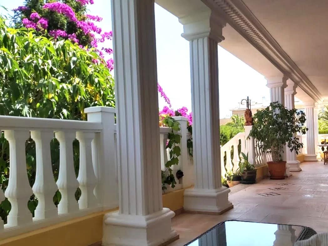 5 slaapkamer Villa te huur in La Nucia met zwembad garage - € 3.200 (Ref: 9319909)