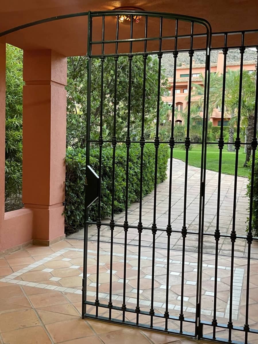 Appartement de 2 chambres à louer à Finestrat avec piscine garage - 1 550 € (Ref: 9356960)