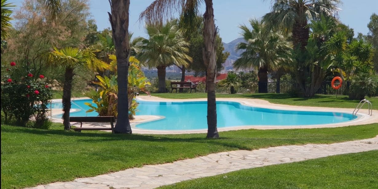 Appartement de 2 chambres à louer à Finestrat avec piscine garage - 1 550 € (Ref: 9356960)