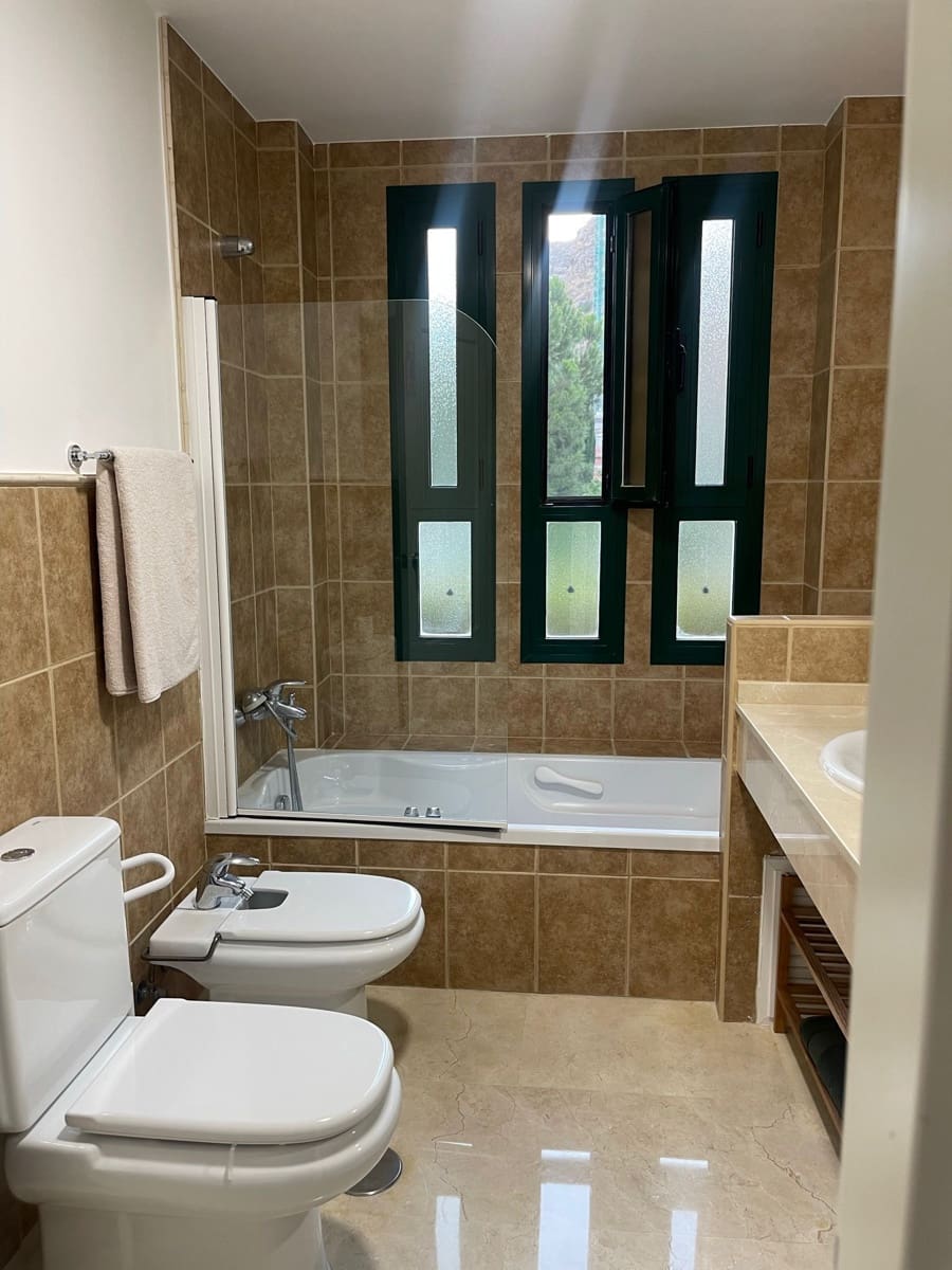 Appartement de 2 chambres à louer à Finestrat avec piscine garage - 1 550 € (Ref: 9356960)