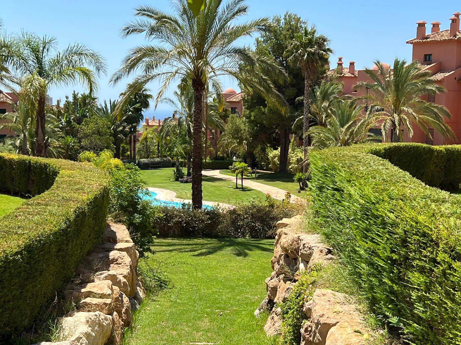 Appartement de 2 chambres à louer à Finestrat avec piscine garage - 1 550 € (Ref: 9356960)