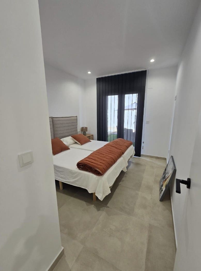 2 slaapkamer Villa te huur in Finestrat met zwembad garage - € 2.000 (Ref: 9376544)