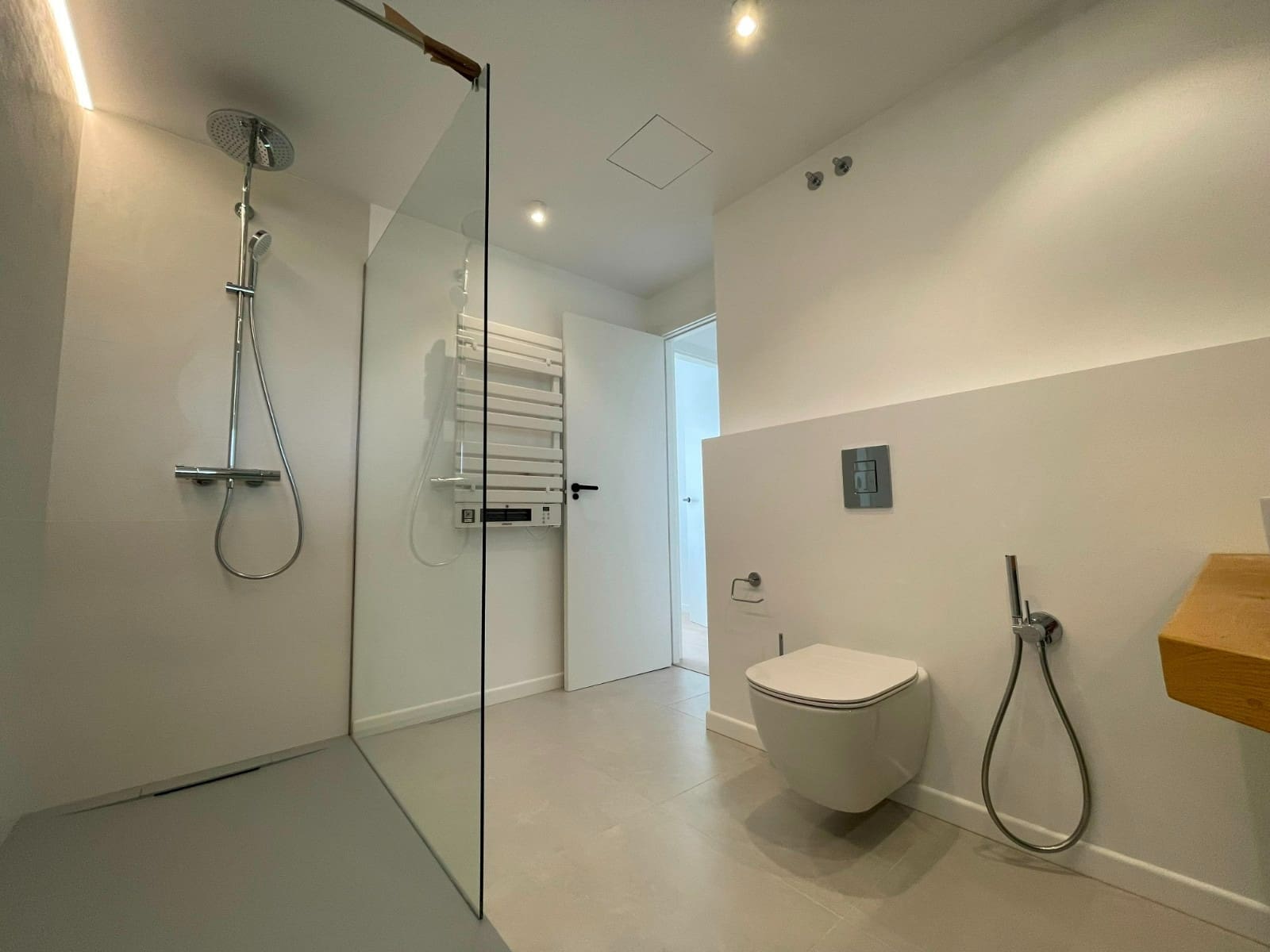 3 sypialnia Apartament do wynajęcia w Alfaz del Pi / L'Alfas del Pi z basenem garażem - 2 100 € (Ref: 9401815)