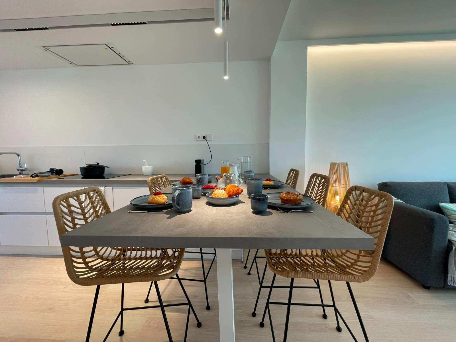 3 sypialnia Apartament do wynajęcia w Alfaz del Pi / L'Alfas del Pi z basenem garażem - 2 100 € (Ref: 9401815)