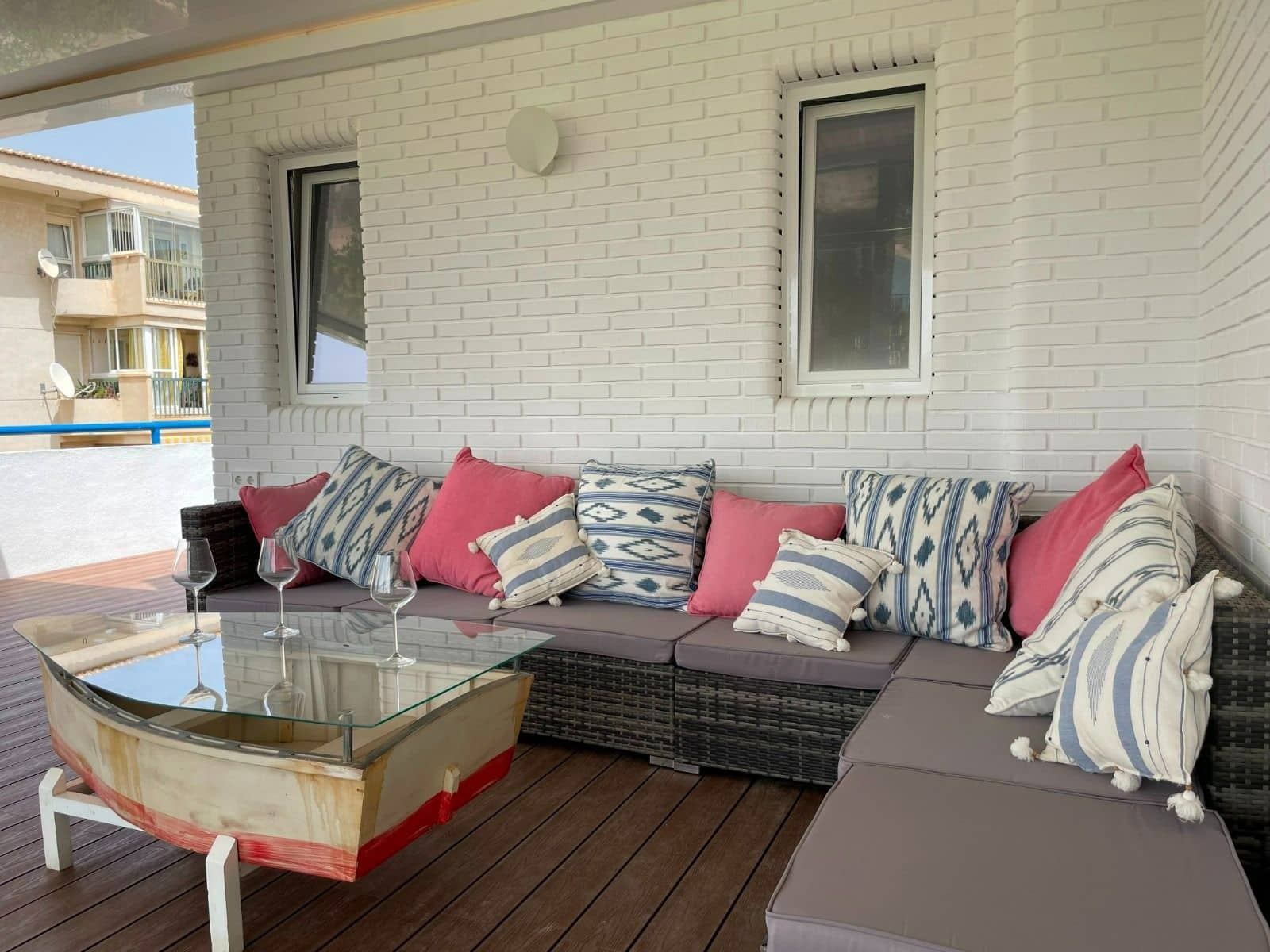 3 sypialnia Apartament do wynajęcia w Alfaz del Pi / L'Alfas del Pi z basenem garażem - 2 100 € (Ref: 9401815)