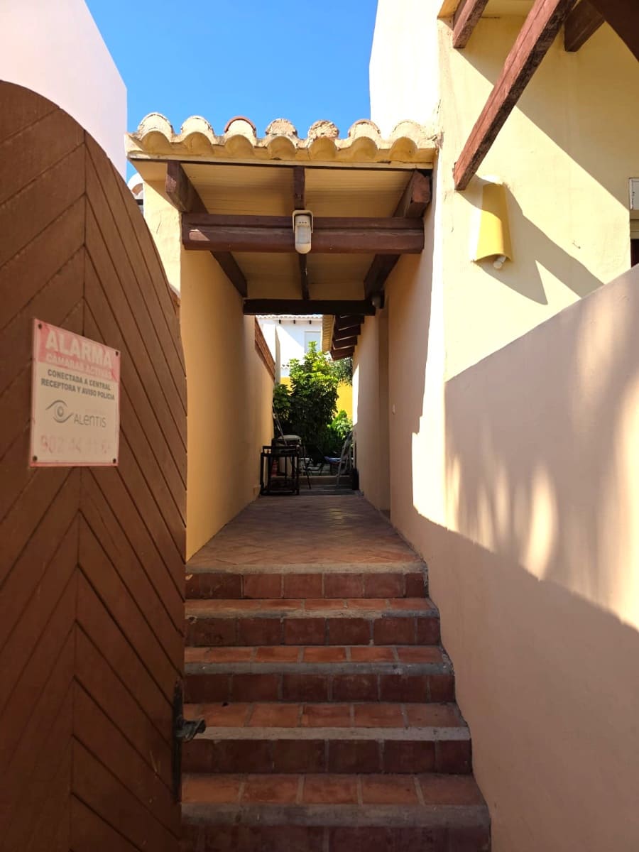 3 slaapkamer Rijtjeshuis te koop in Santa Pola met zwembad garage - € 365.000 (Ref: 9406073)