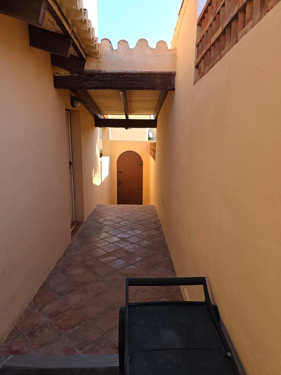 3 slaapkamer Rijtjeshuis te koop in Santa Pola met zwembad garage - € 365.000 (Ref: 9406073)