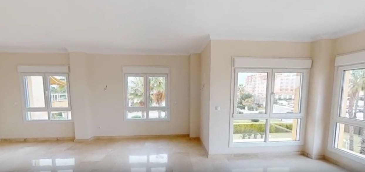 1 soveværelse Lejlighed til salg i Oliva med swimmingpool garage - € 215.000 (Ref: 9415654)