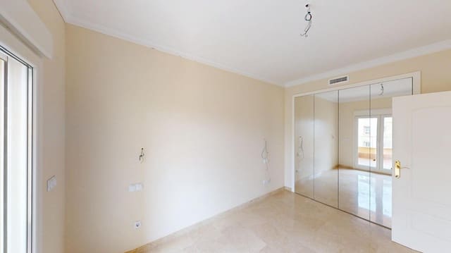 1 chambre Appartement à vendre à Oliva Nova, Oliva avec piscine garage - 215 000 € (Ref: 9415654)