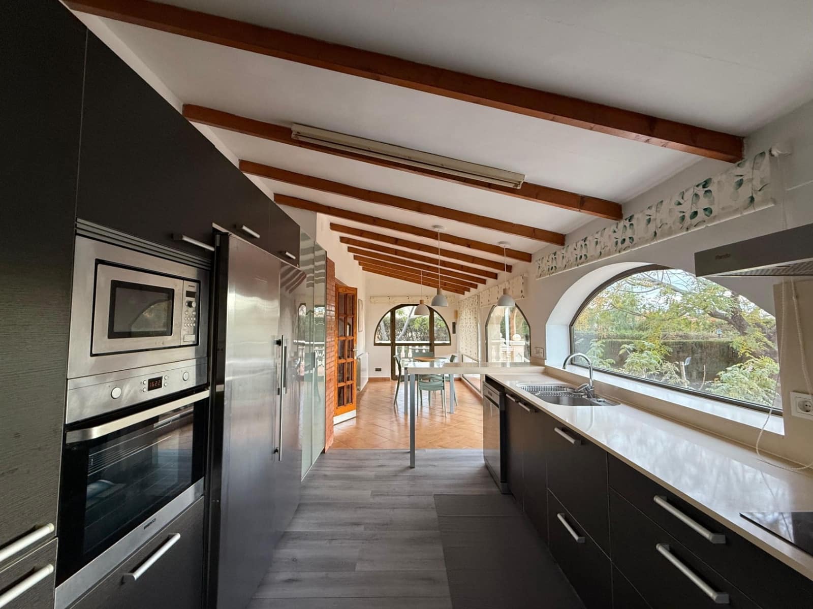 4 bedroom Villa for rent in Benidorm with pool garage - € 2,900 (Ref: 9417874)