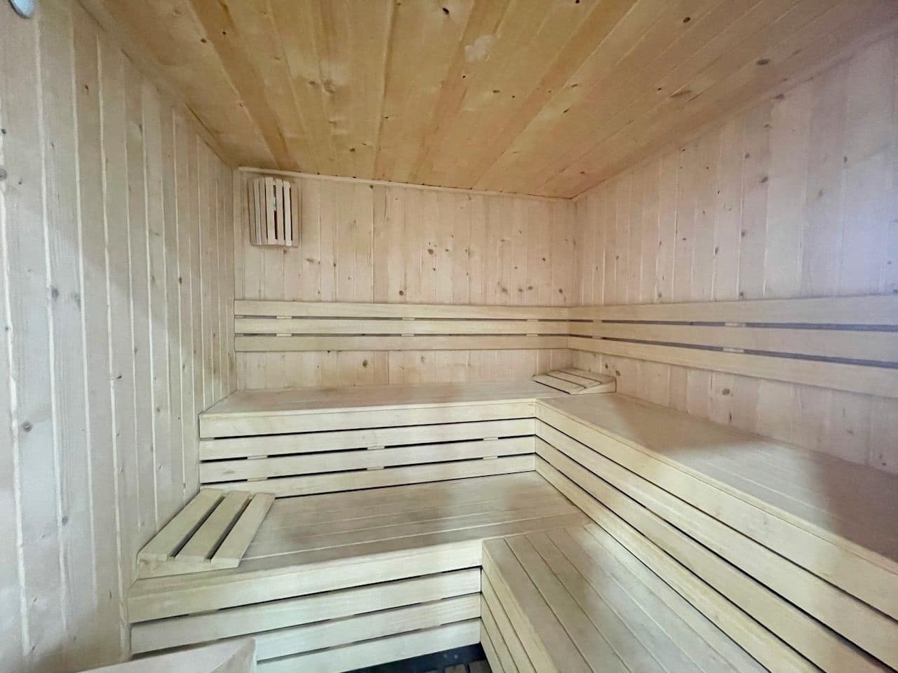 3 sypialnia Penthouse na sprzedaż w Finestrat z basenem garażem - 540 000 € (Ref: 9447078)