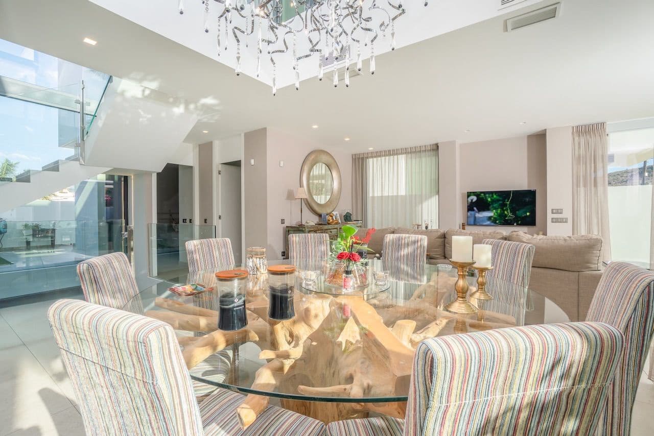 4 slaapkamer Villa te koop in Alfaz del Pi / L'Alfas del Pi met zwembad garage - € 1.675.000 (Ref: 9447231)