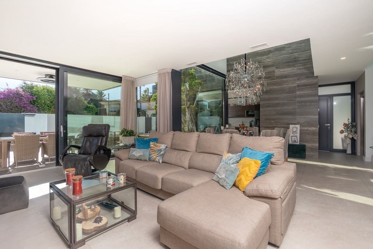 4 slaapkamer Villa te koop in Alfaz del Pi / L'Alfas del Pi met zwembad garage - € 1.675.000 (Ref: 9447231)