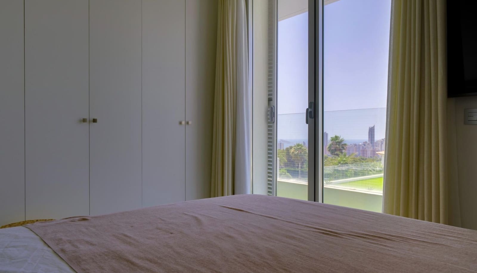 3 soveværelse Villa til leje i Finestrat med swimmingpool garage - € 4.995 (Ref: 9452442)