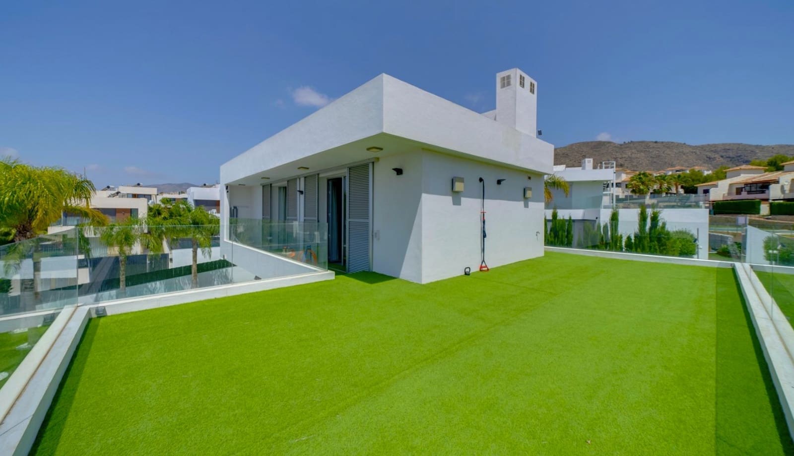 3 soveværelse Villa til leje i Finestrat med swimmingpool garage - € 4.995 (Ref: 9452442)