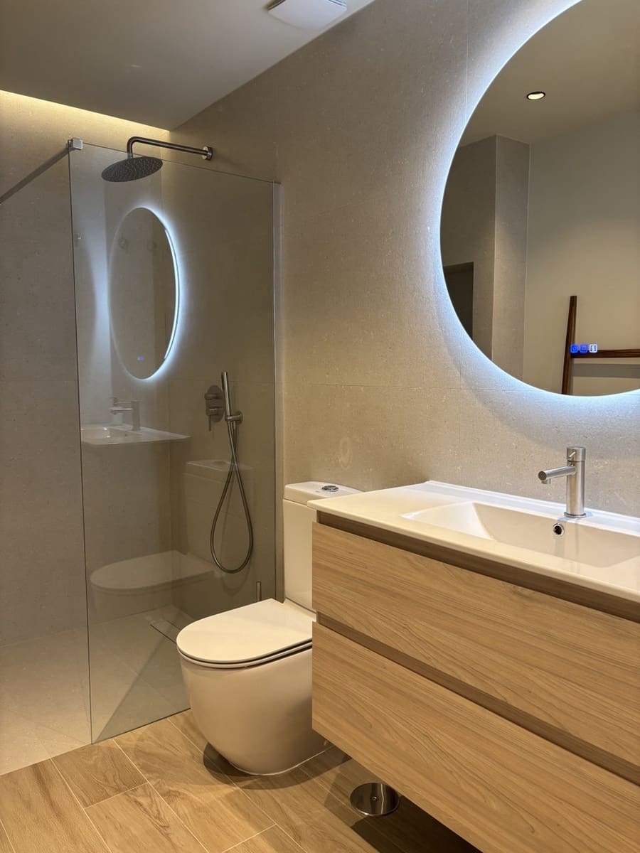 3 quarto Apartamento para arrendar em Alfaz del Pi / L'Alfas del Pi com piscina garagem - 1 800 € (Ref: 9452550)