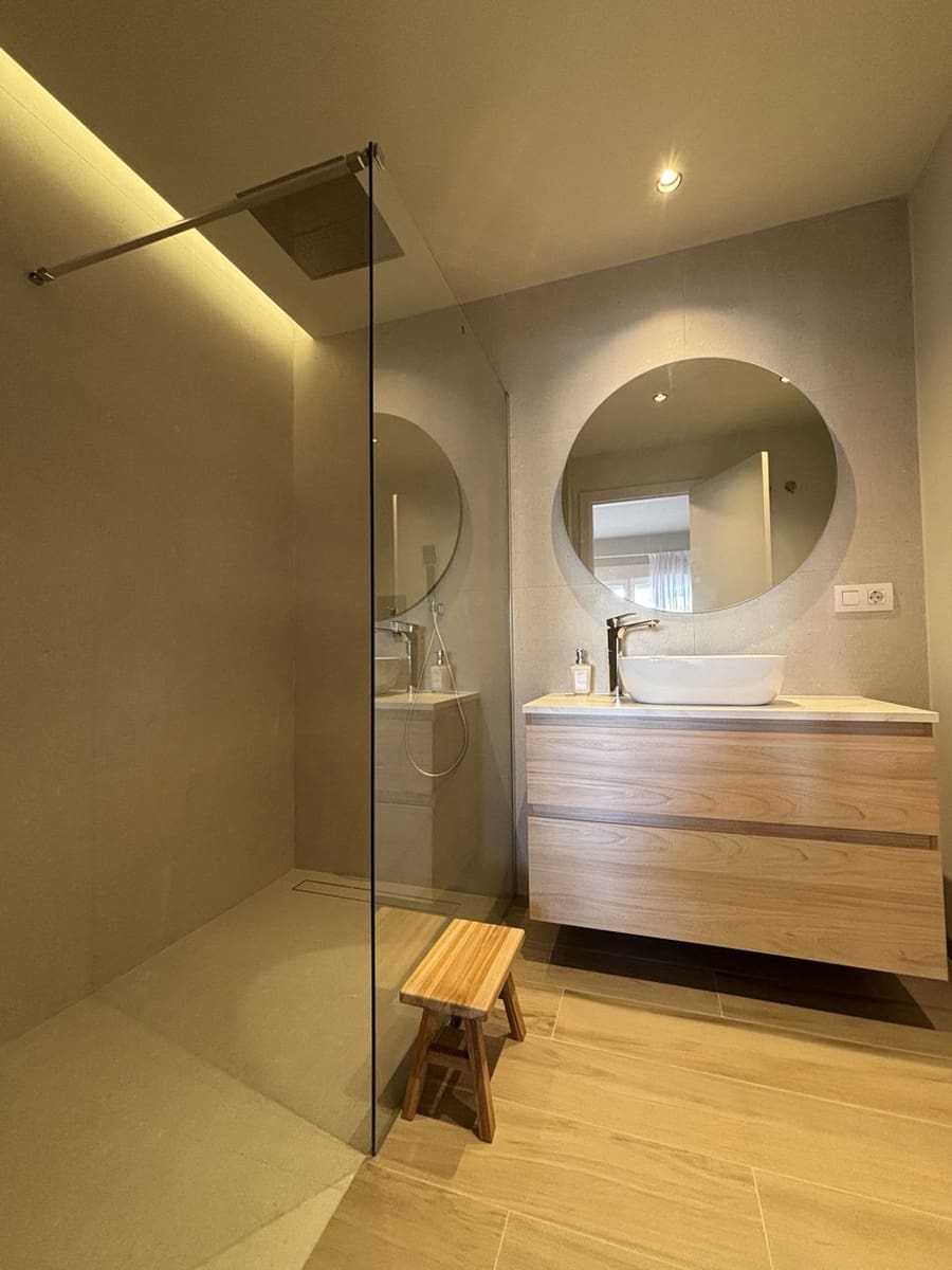 3 quarto Apartamento para arrendar em Alfaz del Pi / L'Alfas del Pi com piscina garagem - 1 800 € (Ref: 9452550)