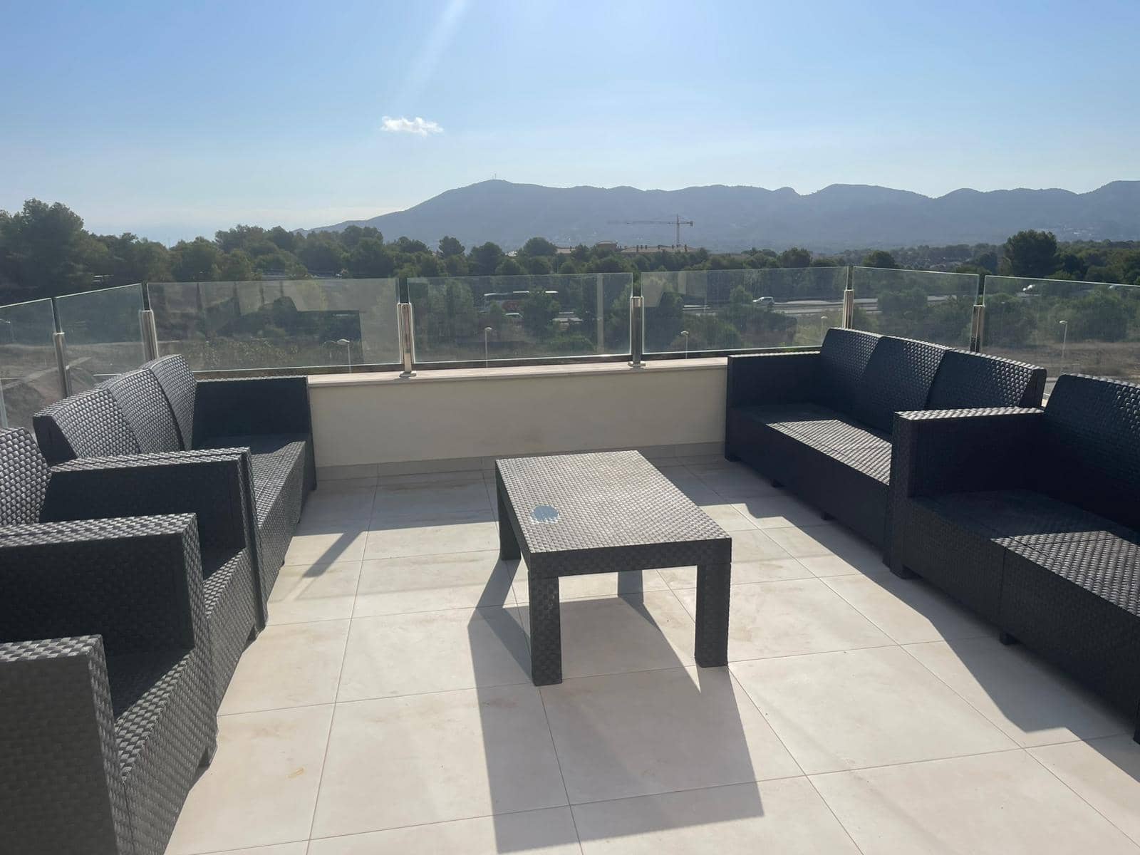 3 bedroom Villa for rent in Alfaz del Pi / L'Alfas del Pi with pool garage - € 2,500 (Ref: 9462867)