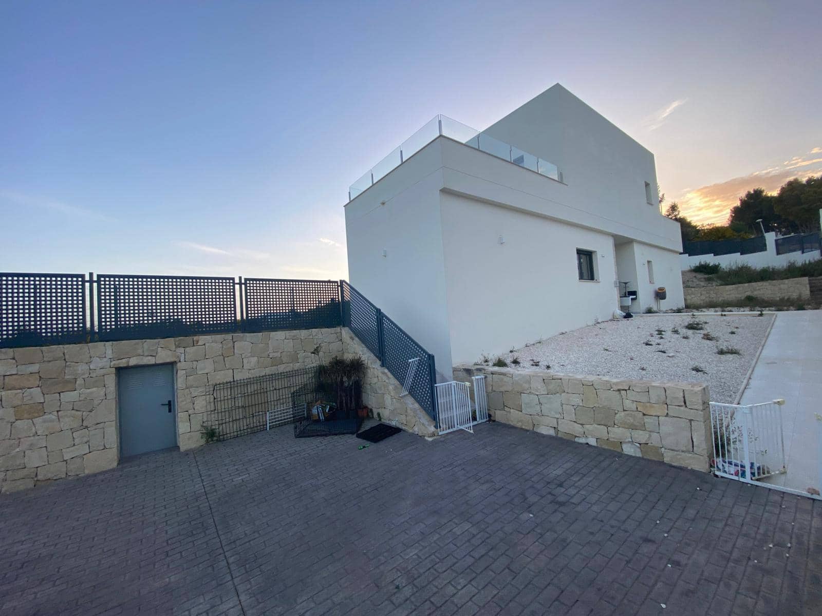 3 bedroom Villa for sale in Alfaz del Pi / L'Alfas del Pi with pool garage - € 575,000 (Ref: 9462867)