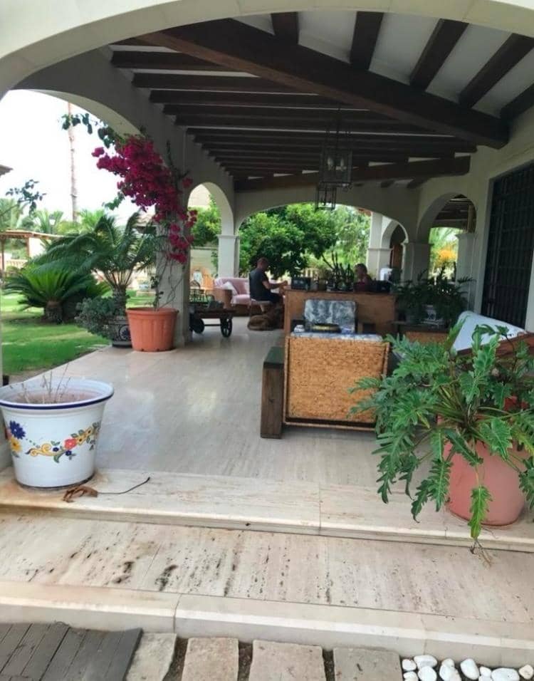 Finca/Casa Rural en Novelda en venta con piscina garaje - 1.260.000 € (Ref: 9491686)