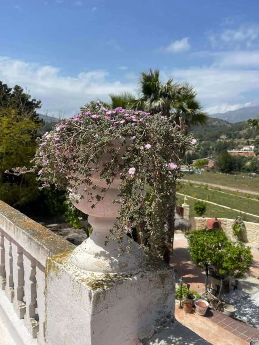 4 soveværelse Finca/Landehus til salg i Polop med swimmingpool garage - € 2.000.000 (Ref: 9495595)