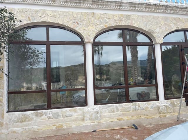 4 soveværelse Finca/Landehus til salg i Polop med swimmingpool garage - € 2.000.000 (Ref: 9495595)