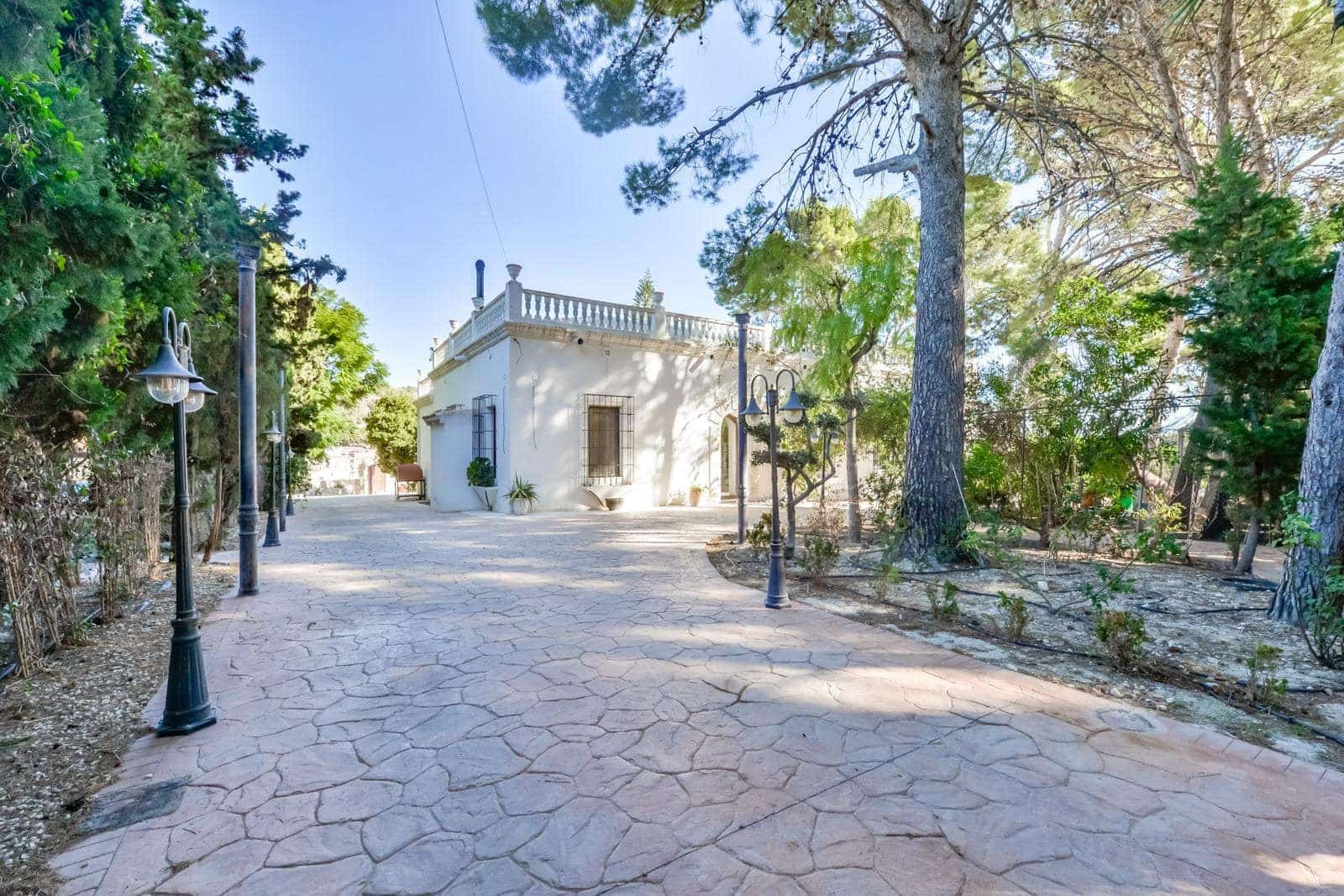 4 soveværelse Finca/Landehus til salg i Polop med swimmingpool garage - € 2.000.000 (Ref: 9495595)