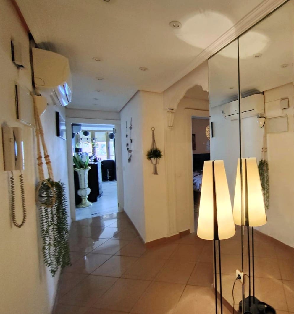 3 bedroom Apartment for sale in Benidorm with pool - € 490,000 (Ref: 9500178)