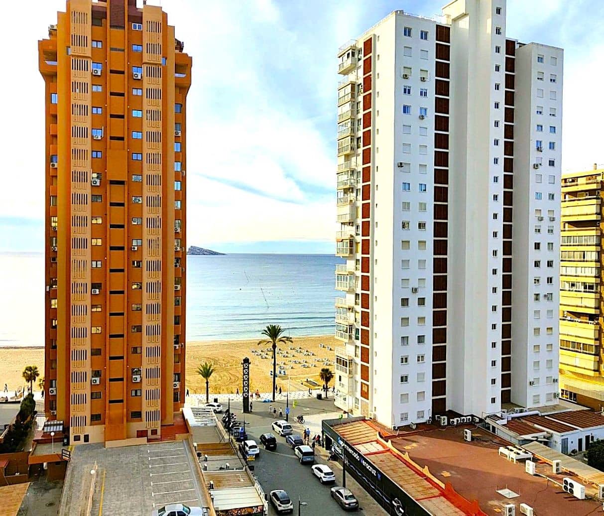 3 bedroom Apartment for sale in Benidorm with pool - € 490,000 (Ref: 9500178)